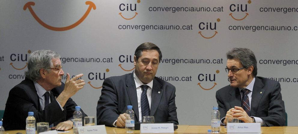 Artur Mas conversa con el alcalde de Barcelona, Xavier Trias, y Josep Maria Pelegrí.