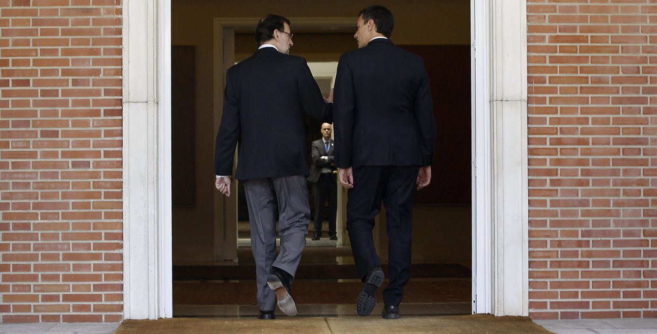 Mariano Rajoy y Pedro Sánchez durante el encuentro que mantuvieron en Moncloa. (EFE)