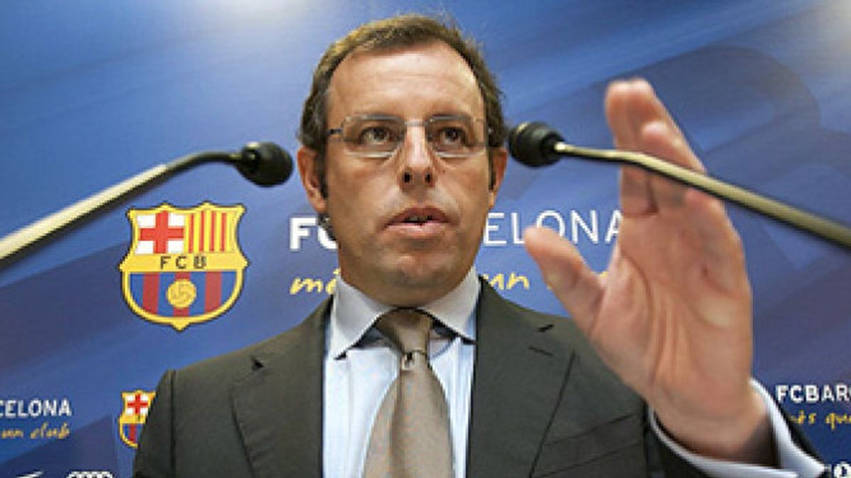 El presidente del Barcelona amenaza con "romper las relaciones" con el club blanco