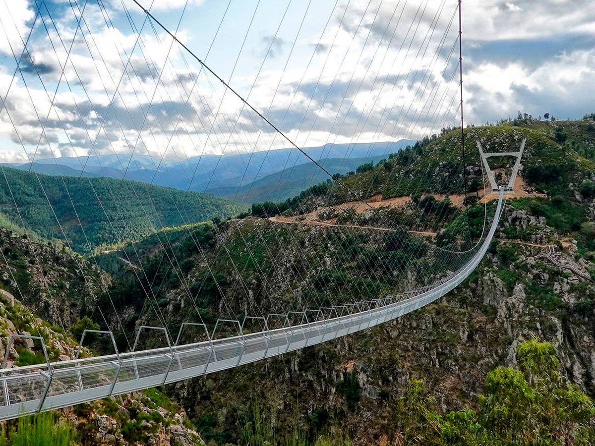 Foto: El puente mide 516 metros de longitud y está situado a 175 metros sobre el río. (Arouca 516)