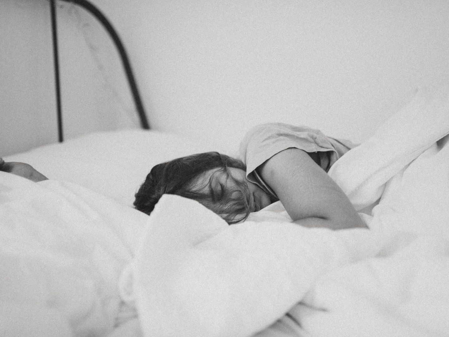 Dormir 8 horas es muy importante para nuestro cuerpo. (Kinga Cichewicz on Unsplash)