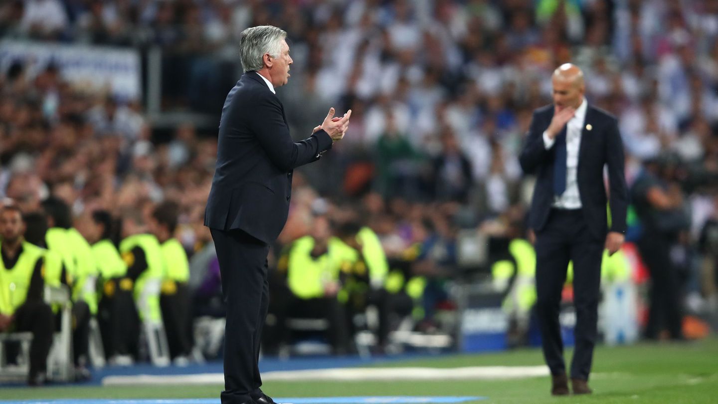 Ancelotti y Zidane, en un duelo entre Bayern y Madrid. (Reuters/Vincent West)