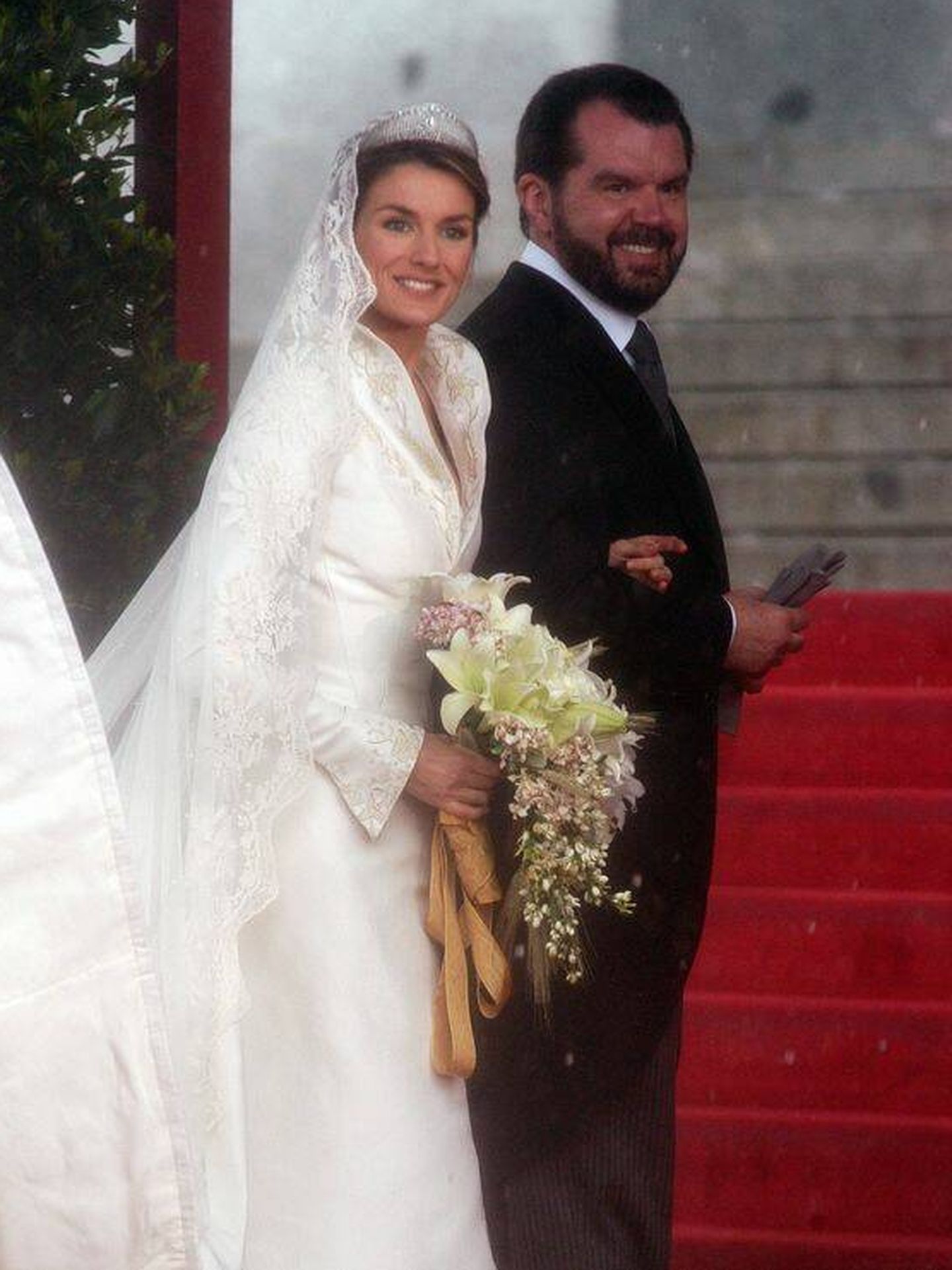 Jesús Ortiz, entrando a la catedral con su hija el día de su boda. (Cordon Press)