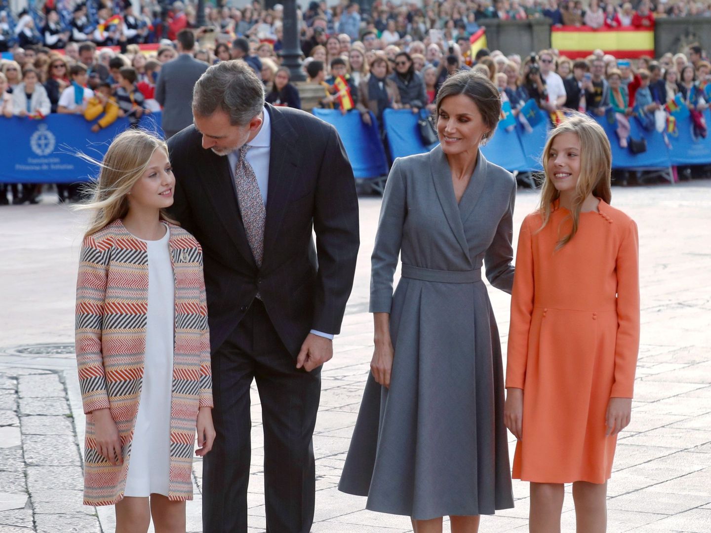 Los reyes Felipe y Letizia, junto a sus hijas, la princesa Leonor y la infanta Sofía. (EFE)