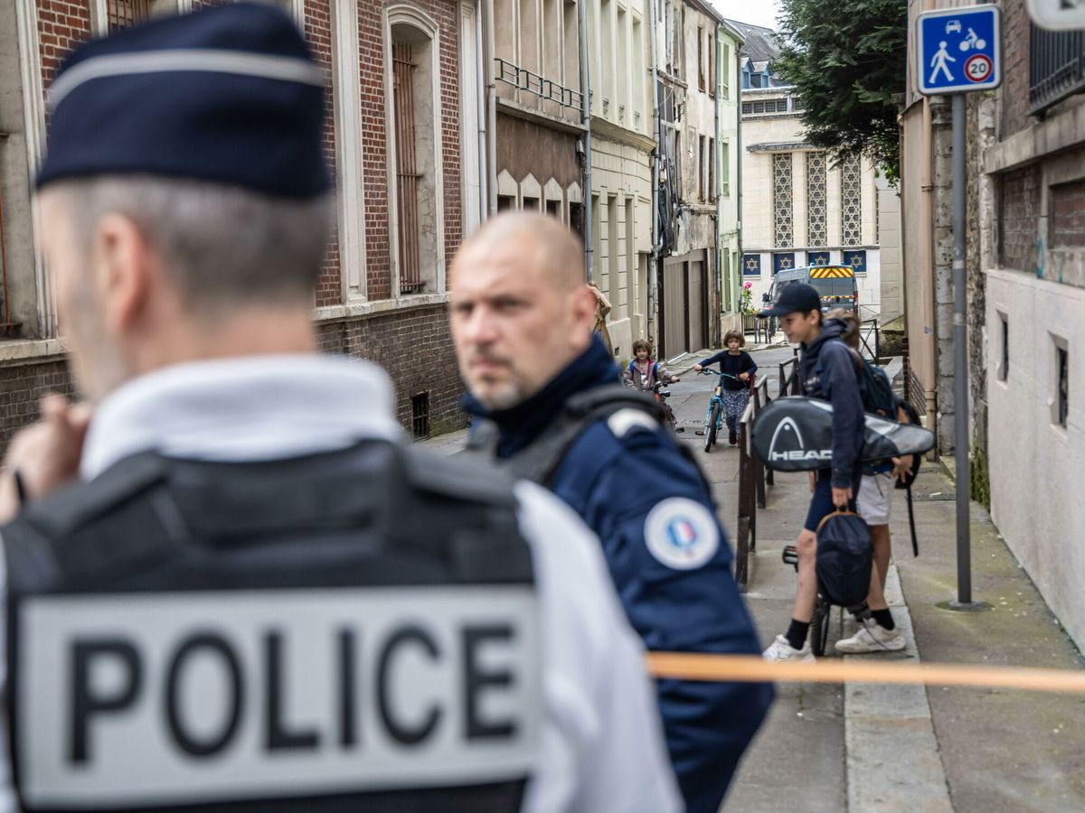 La Policía abate a un hombre armado que trataba de incendiar una sinagoga en Ruan (Francia)
