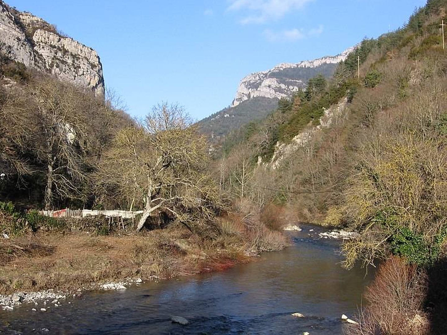 Río Esca, en el valle del Roncal, Navarra. (Wikipedia)