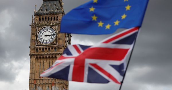 Foto: Banderas británica y europea, en Londres. (Reuters)
