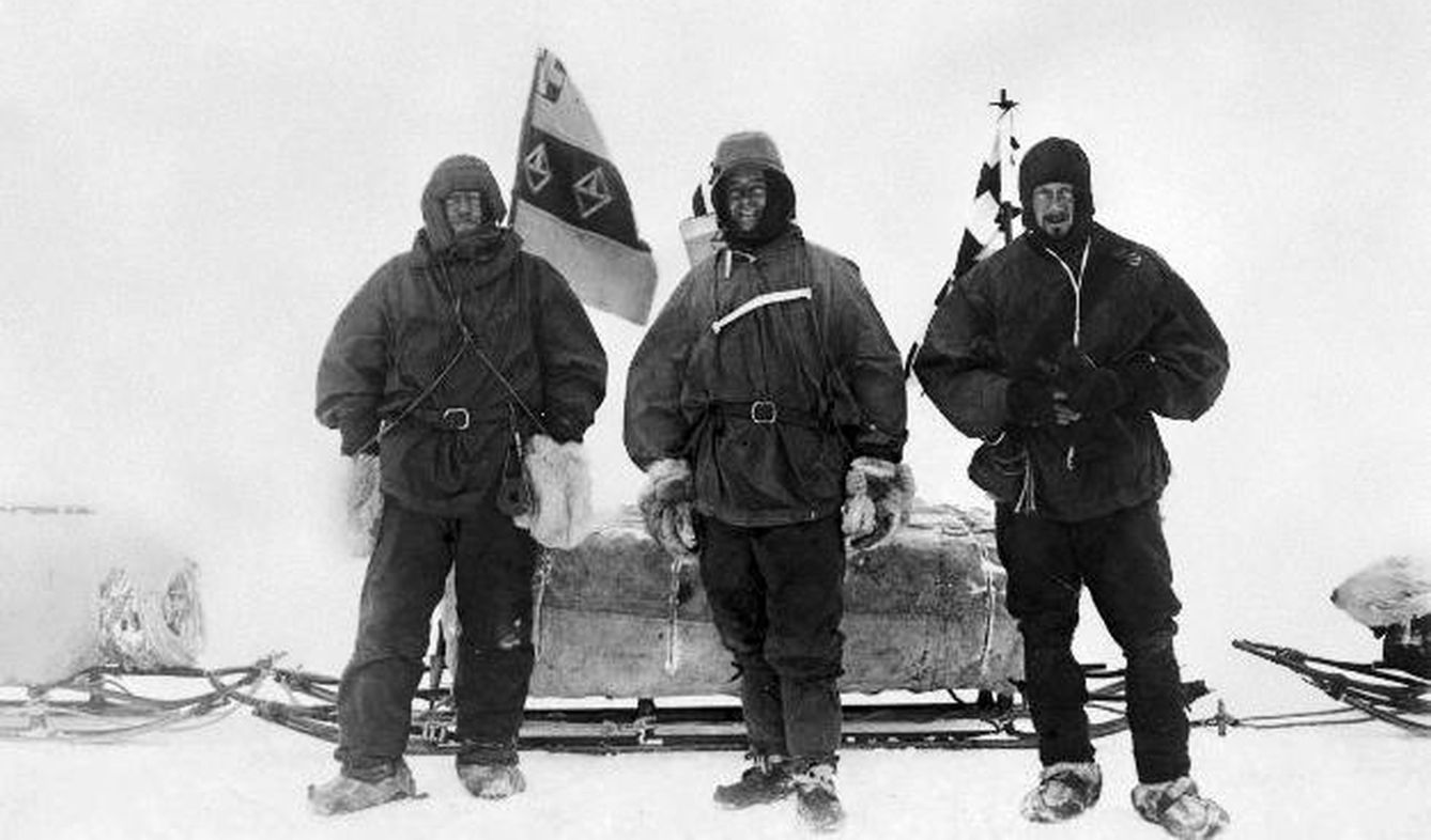 Ernest Shackleton junto a Robert Falcon Scott y Edward Wilson en la Antártida.