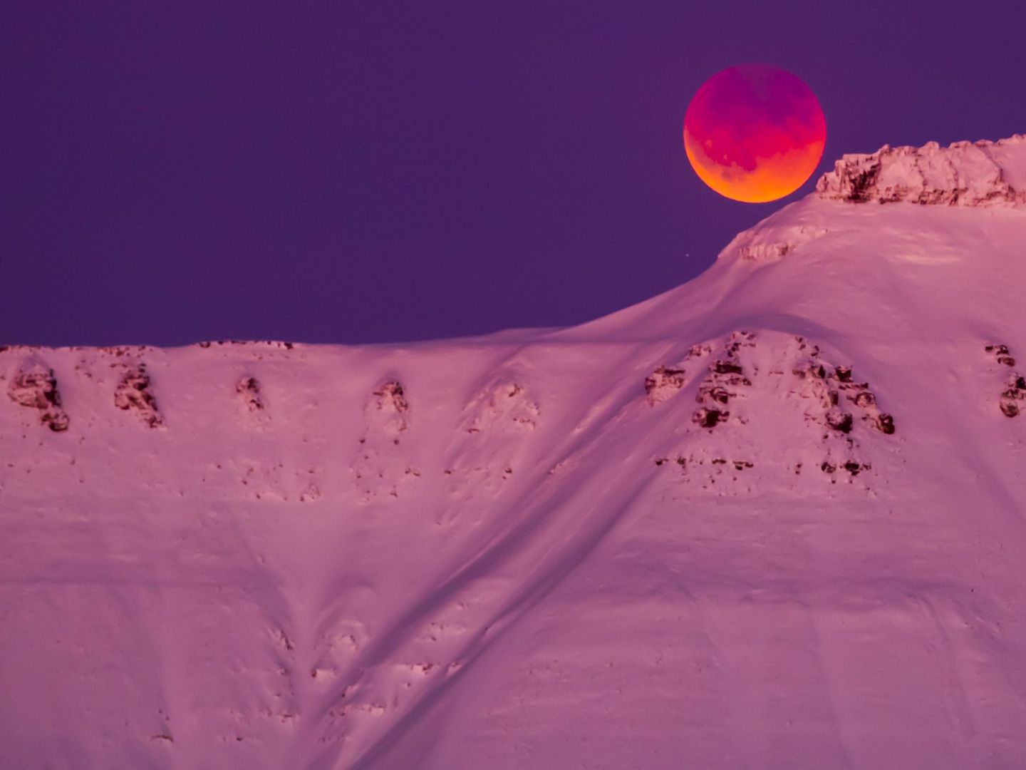 Luna de sangre vista desde Noruega. (Foto: EFE)
