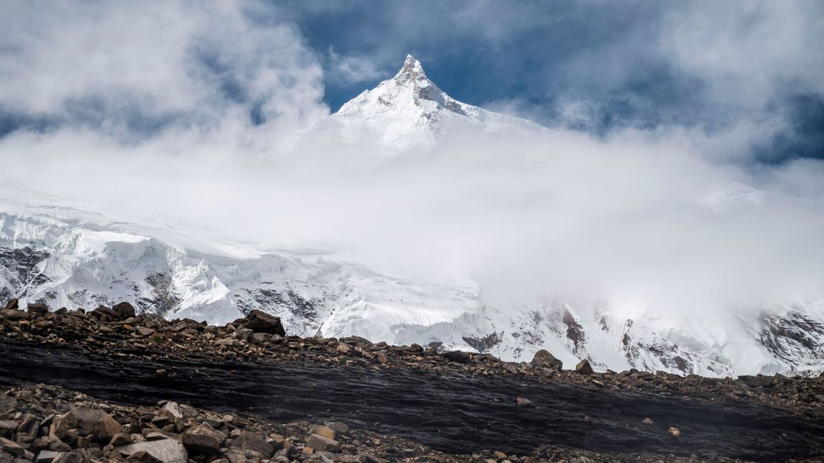 Trasladan al hospital a los acompañantes del montañero español muerto en el Himalaya