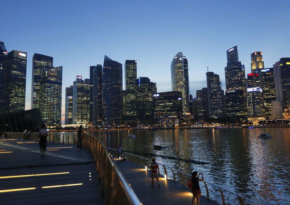 Foto: Fotografía facilitada hoy, martes 29 de octubre de 2013 que muestra el distrito financiero en Singapur, que vuelve a quedar primera en el ranking