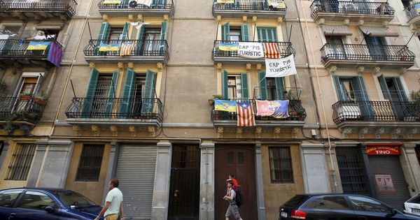 Foto: El barrio de la Barceloneta, uno de los más afectados por los pisos turísticos ilegales anunciados en páginas como Airbnb o HomeAway. (Foto: Reuters)
