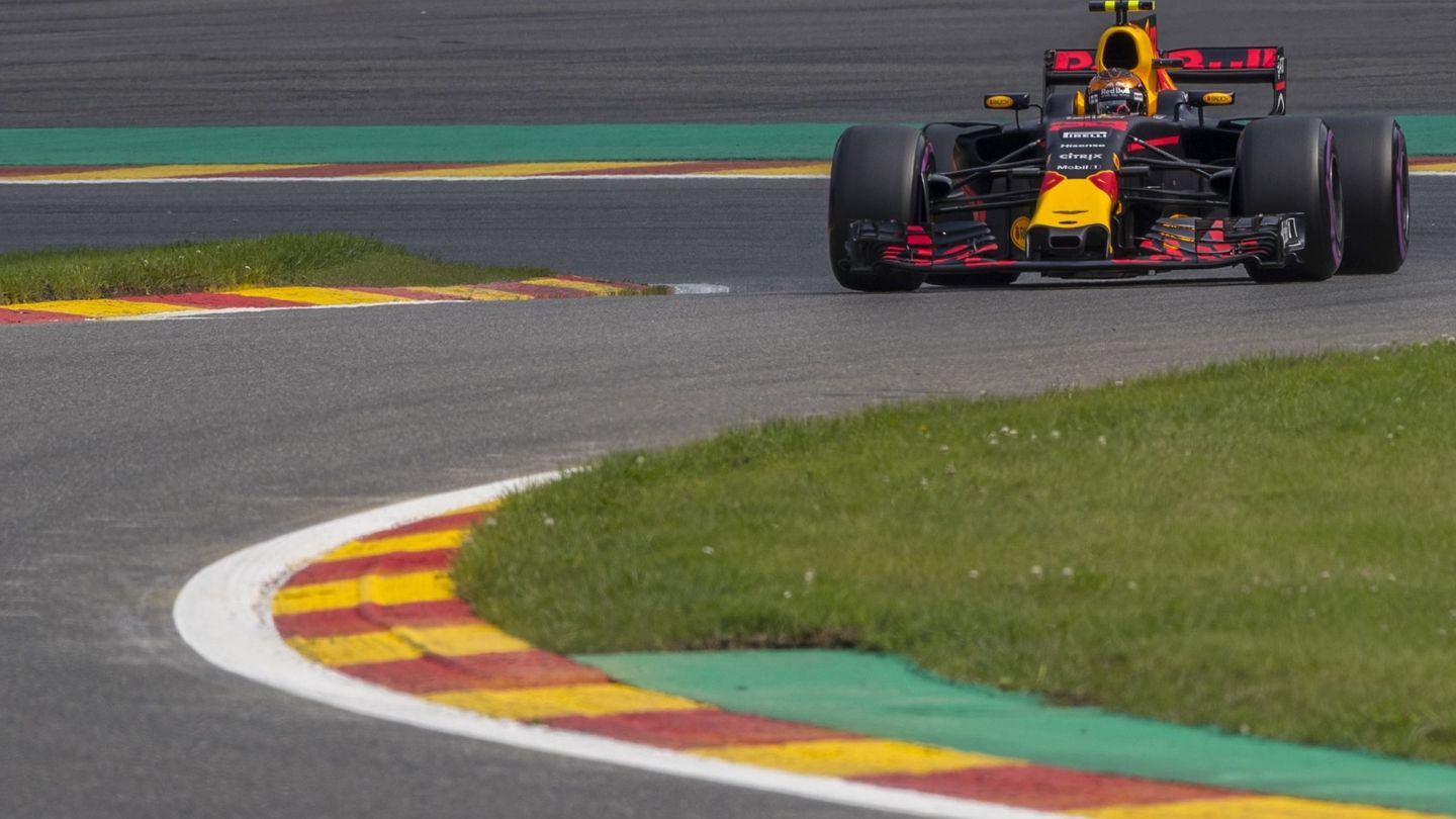En Spa, Max Verstappen abandonó por sexta vez esta temporada. (EFE)