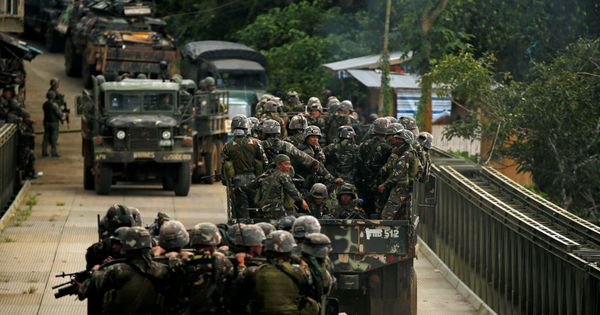 Foto: Tropas del ejército filipino durante la ofensiva antiyihadista en Marawi, en junio de 2017. (Reuters)