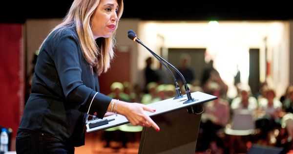 Foto: La presidenta de la Junta, Susana Síaz, en un evento en Francia. (EFE)