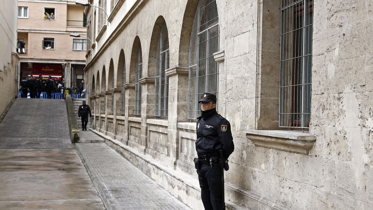 Despliegue policial en los juzgados de Palma ante la llegada de la Infanta
