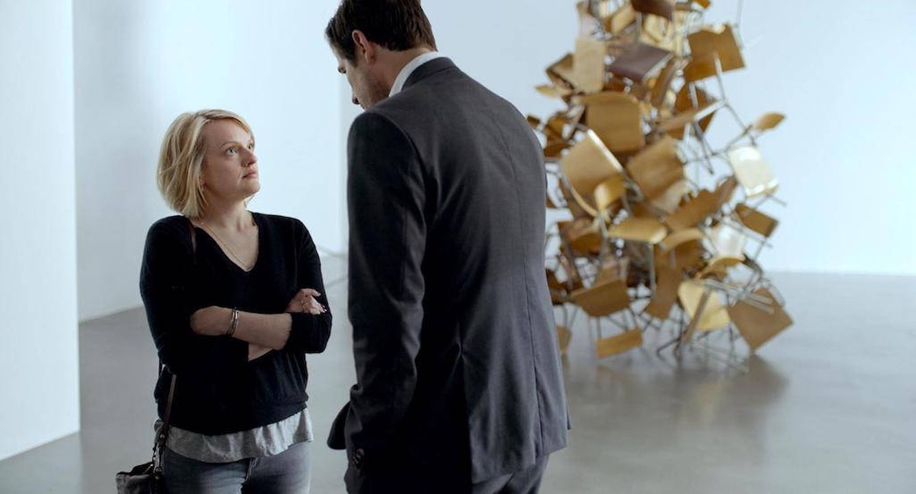 Elisabeth Moss y Claes Bang en un momento de 'The Square'. (Avalon)