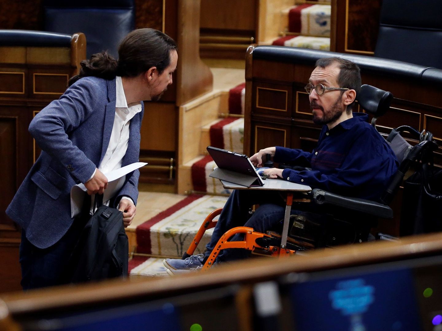 Pablo Iglesias y Pablo Echenique, en el Congreso de los Diputados. (EFE)