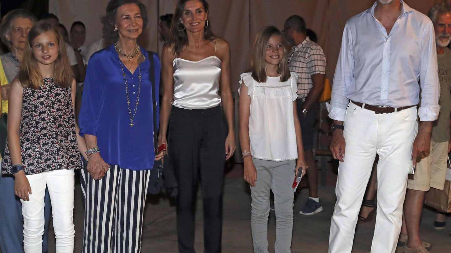 La reina Sofía en Mallorca con la familia real. (EFE)