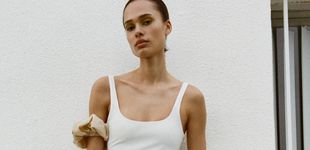 Post de Un vestido blanco, un traje con bermuda y más novedades de Zara