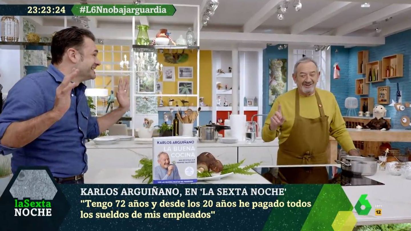 Iñaki López, junto a Karlos Arguiñano. (Atresmedia)