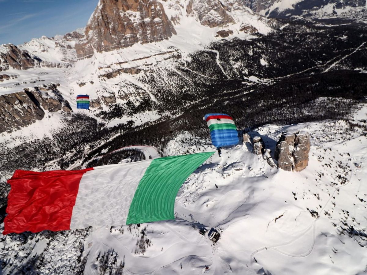 Foto: La bandera italiana en los Dolomitas. (Reuters)