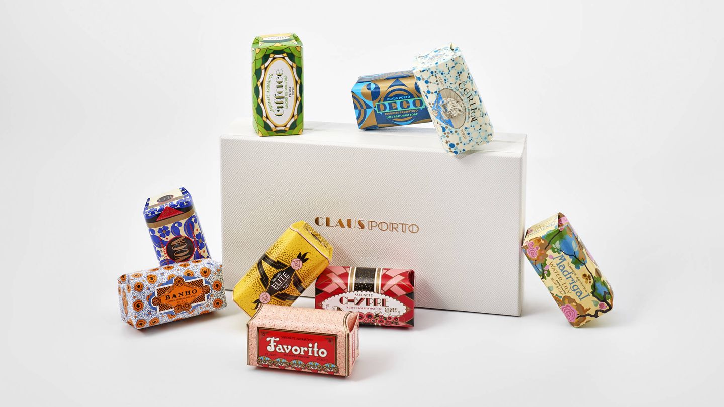 Gift Box 9 Mini Soaps, de Claus Porto (65 €). Una selección de jabones lusos.