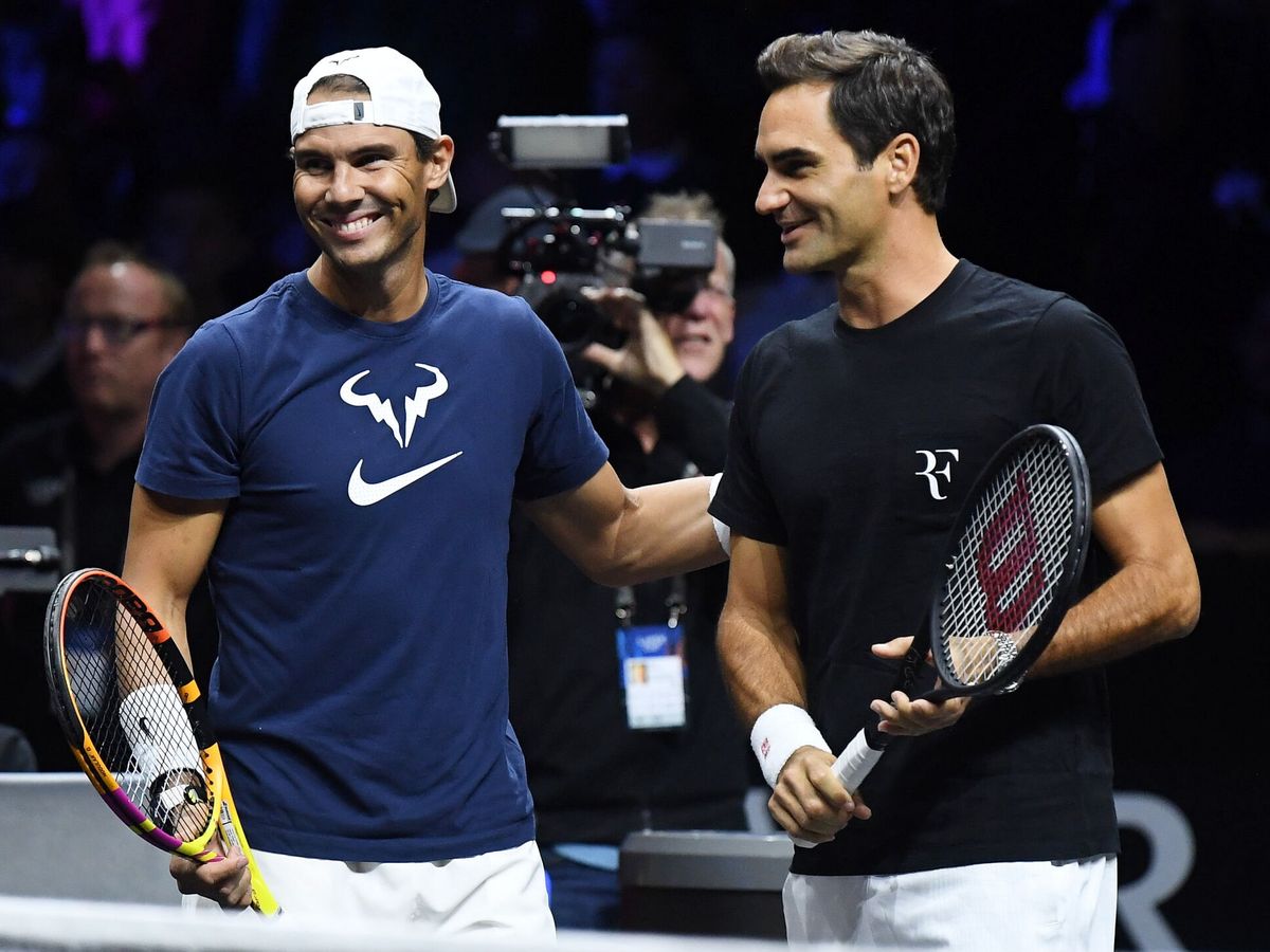 Foto: Federer y Nadal sonríen en el entrenamiento de la Laver Cup. (EFE/Andy Rain)