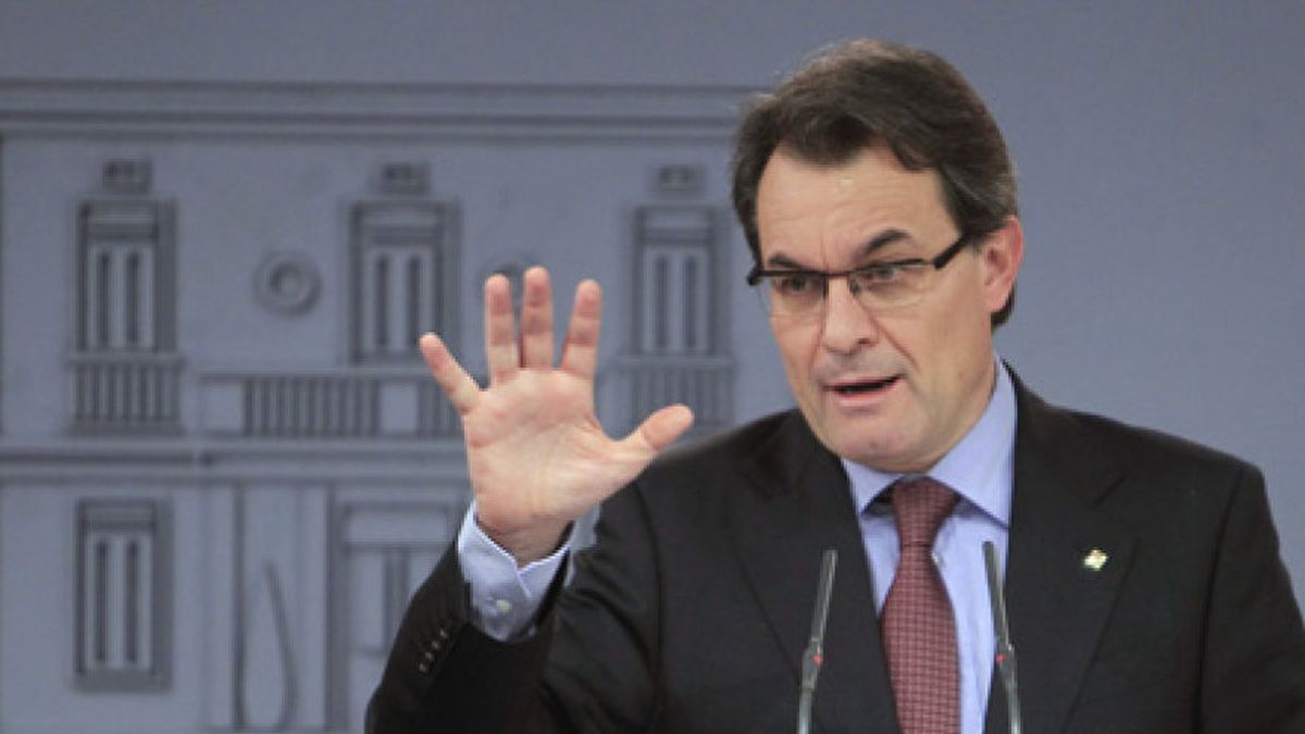 Moody's rebaja la nota de ocho CCAA y deja a Cataluña al borde del 'bono basura'