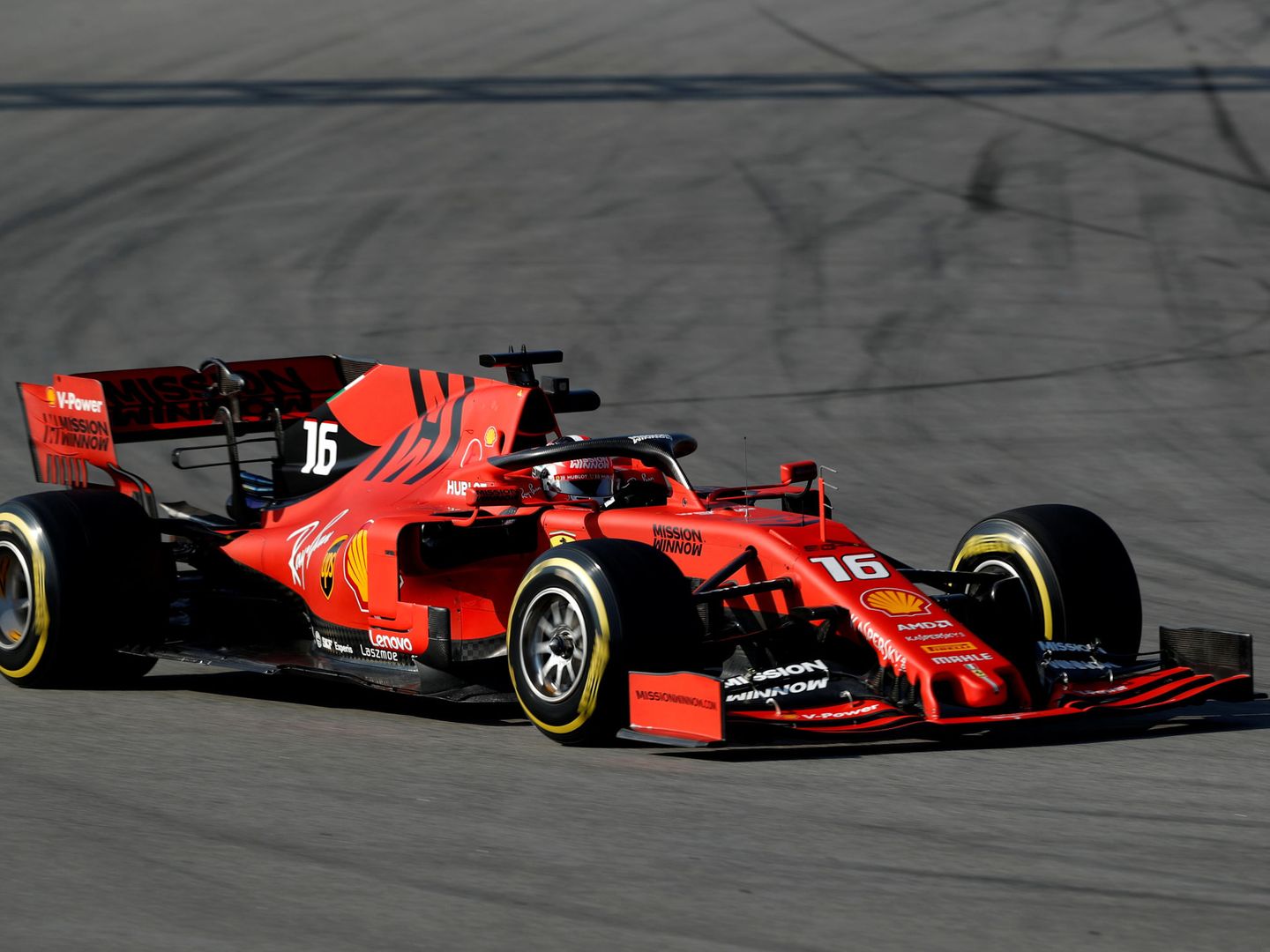 Leclerc a los mandos del Ferrari. (Reuters)