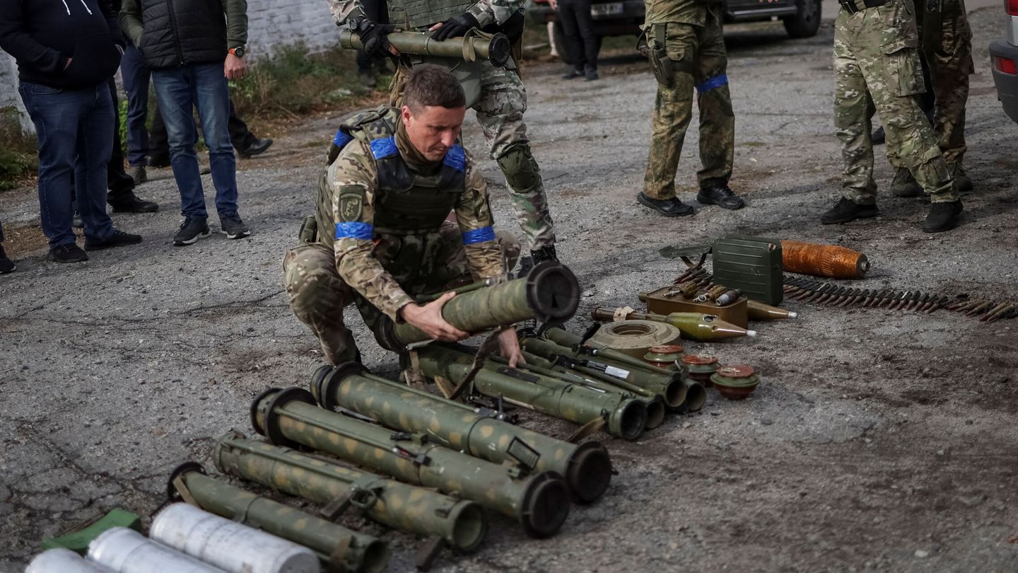 Armamento ruso capturado por soldados ucranianos. (Reuters)
