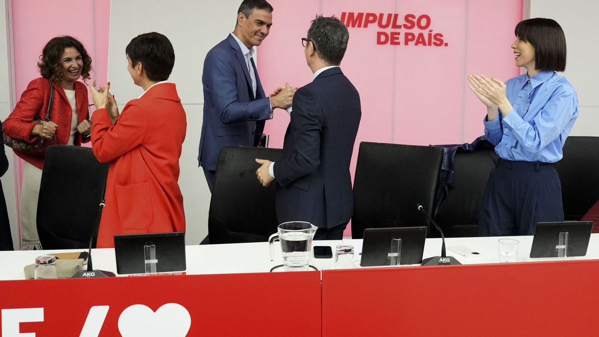 El PSOE se encomienda al debate interno en ERC y al 'frío' de la oposición para que voten a Illa