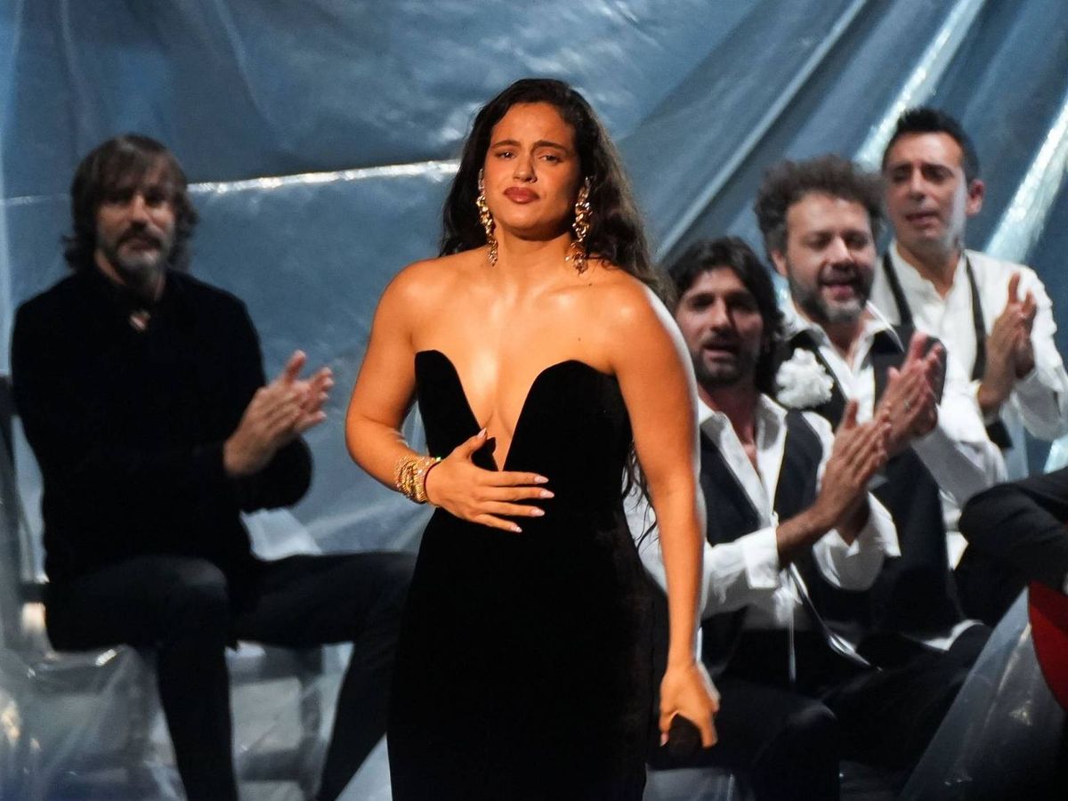 Foto: Rosalía durante su actuación en la apertura de los Latin Grammy. (Europa Press)