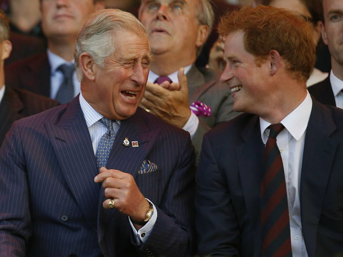 Foto: Carlos III y el príncipe Harry, felices en 2014. (Getty)