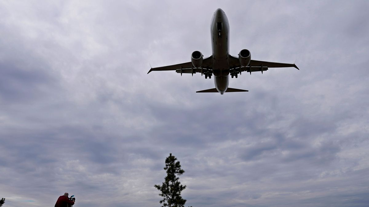 Boeing perderá casi 900 M al mes por no entregar los 737 MAX, según JP Morgan
