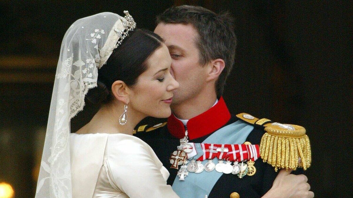 20 años de la boda de Federico y Mary de Dinamarca: las tres crisis a las que se ha enfrentado el matrimonio
