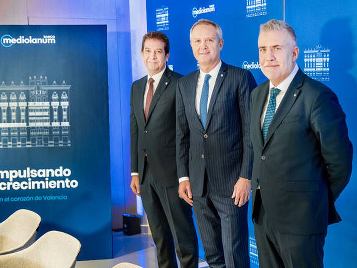 Foto: Igor Garzesi, Massimo Doris y Javier Fano, de Banco Mediolanum. (Cedida) 