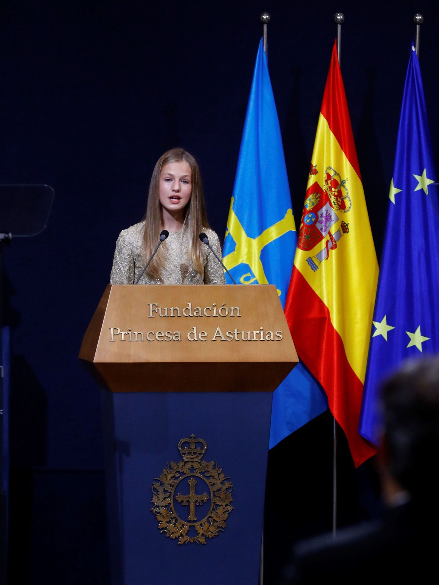La princesa Leonor pronuncia un discurso durante la ceremonia de entrega de los Premios Princesa de Asturias. (EFE/Ballesteros)