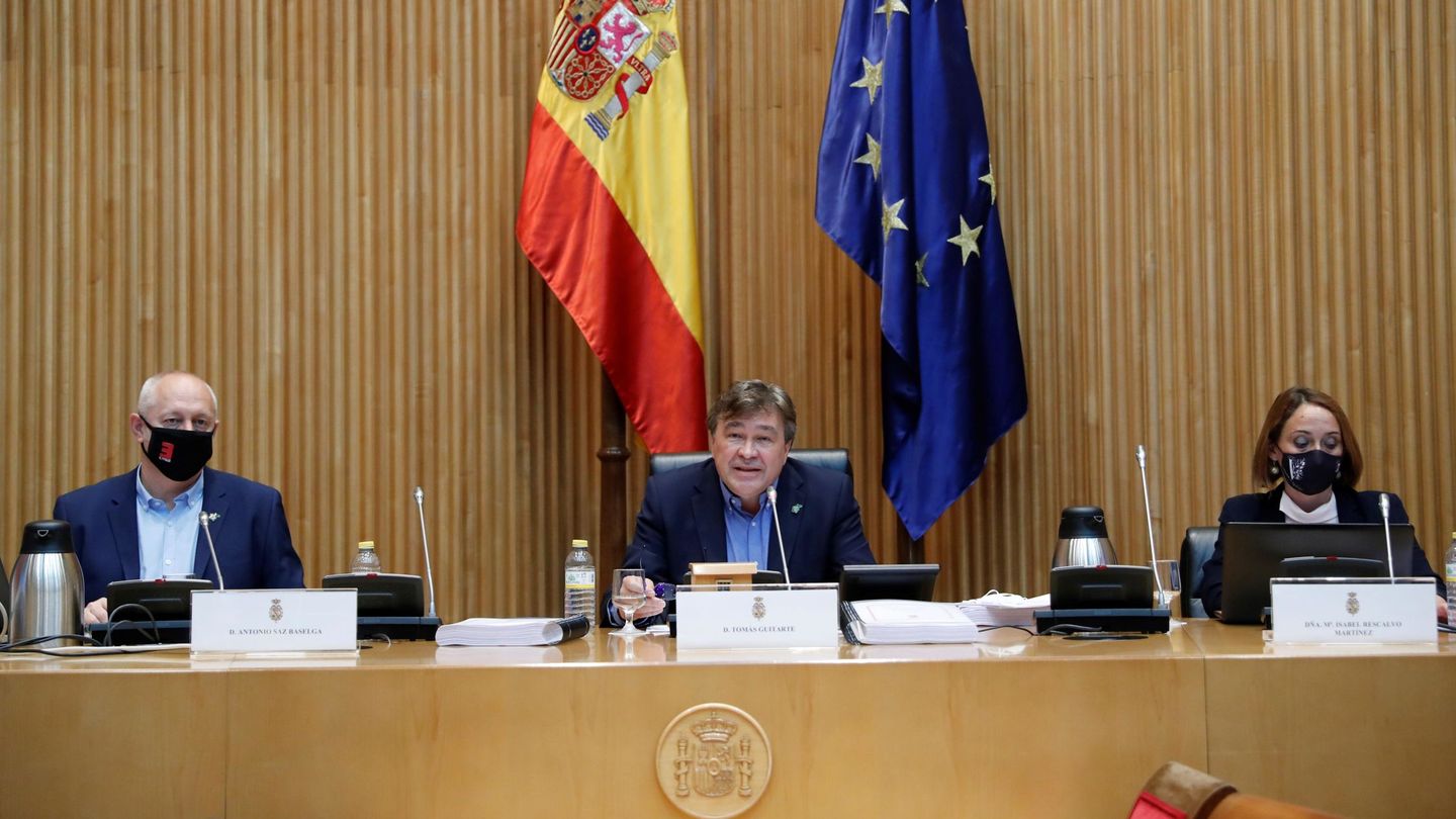 El diputado de Teruel Existe, Tomás Guitarte, ayer en el Congreso. (EFE)