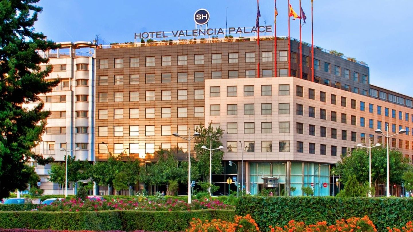 El cinco estrellas SH Valencia Palace que Ballester logró conservar y en el que celebra sus reuniones la Asociaciación Valenciana de Empresarios, de la que es socio. (SH)