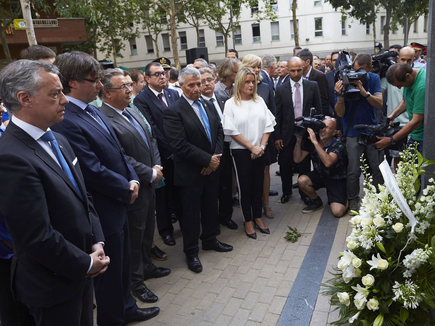 Acto en Barcelona en recuerdo de las víctimas del atentado de Hipercor. (EFE)