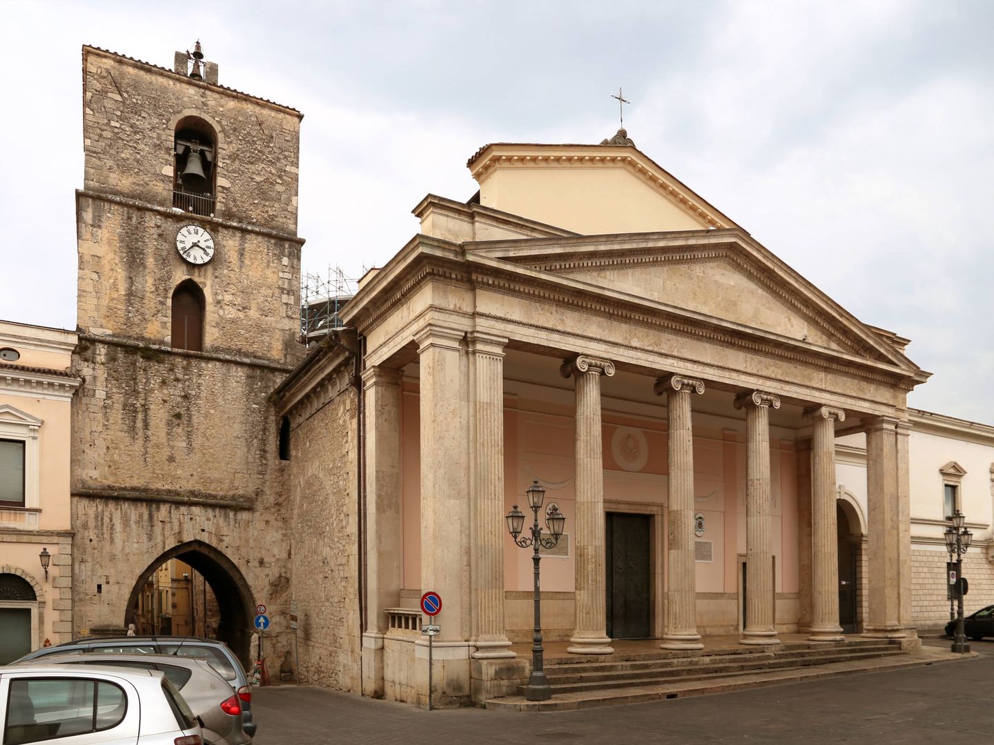 Catedral de San Pietro Apostolo en Isernia, una de las localidades de Molise.