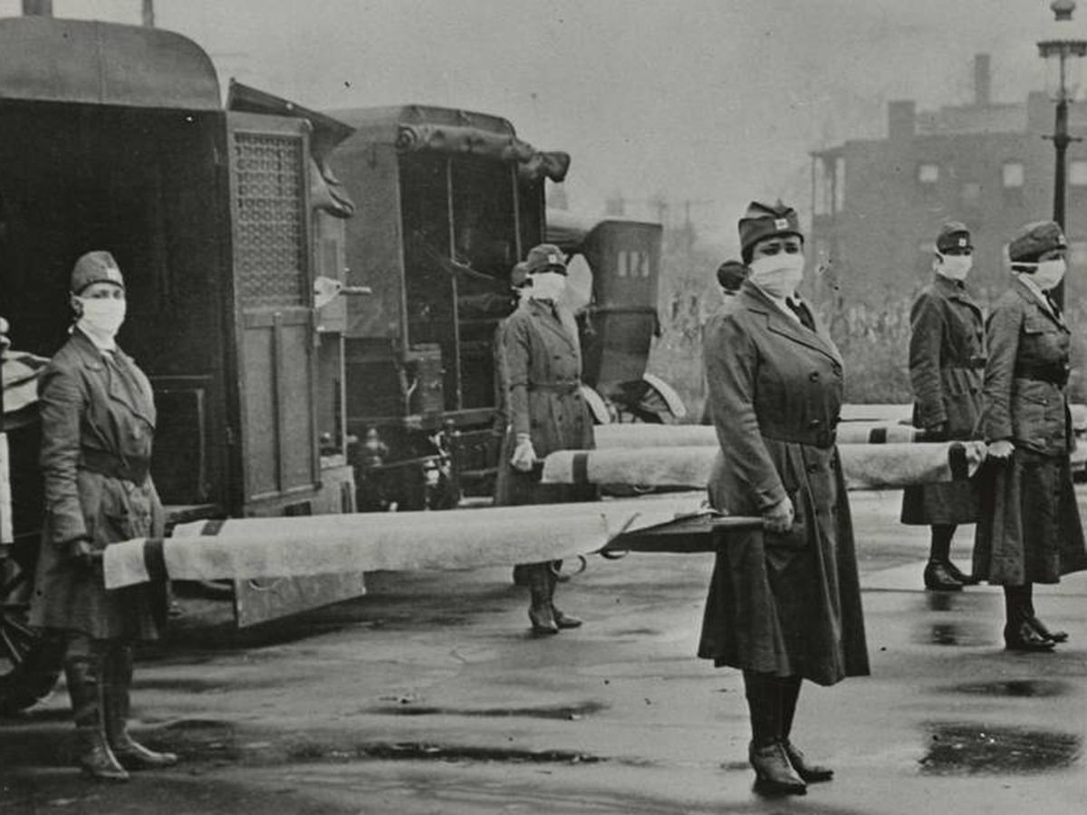Foto: Cuerpo de la Cruz Roja en St. Louis durante la epidemia de gripe de 1918. (Universal History Archive)