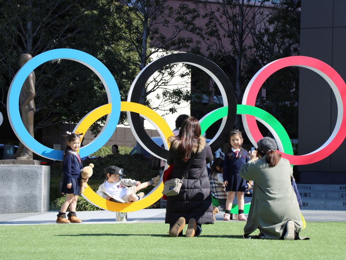 Foto: Anillos olímpicos en Tokio. (REUTERS)