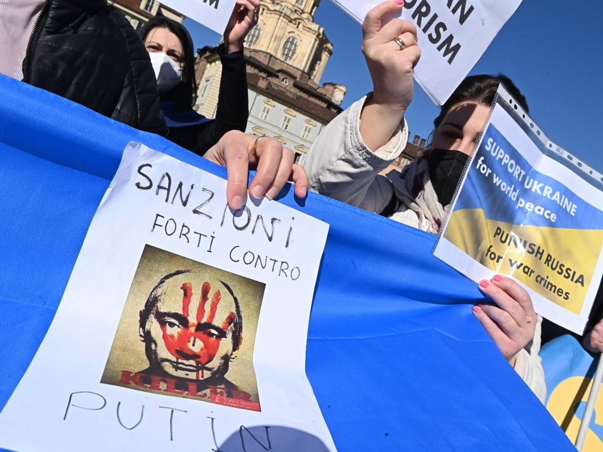 Foto: Manifestación contra Putin en Italia. (EFE/Alessandro Di Marco)