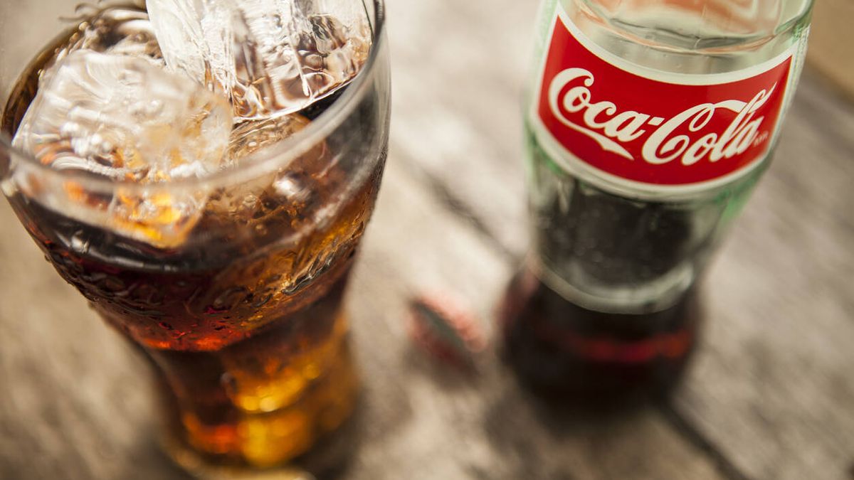 La estrategia de Coca-Cola pasa por reducir el azúcar y ofrecer más tipos de bebidas