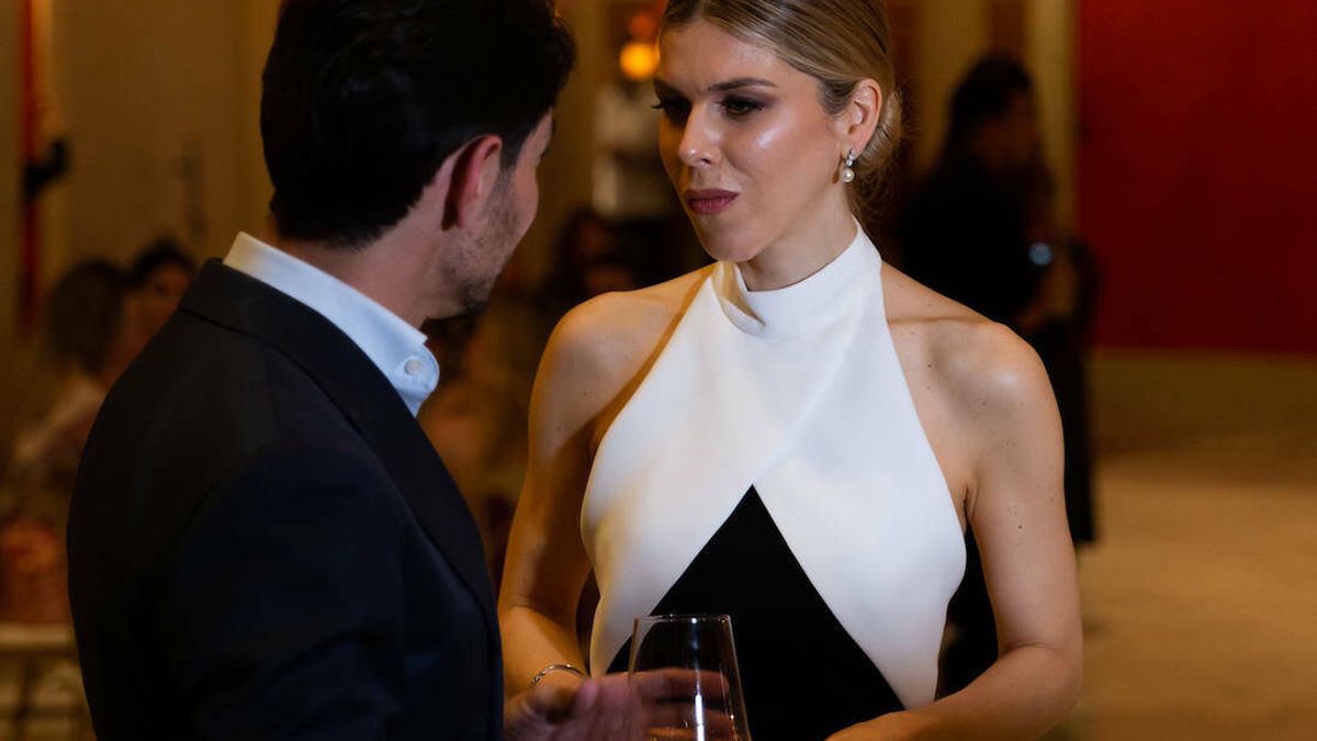Manuela Villena: todo sobre el elegante vestido halter con el que deslumbró en una fiesta