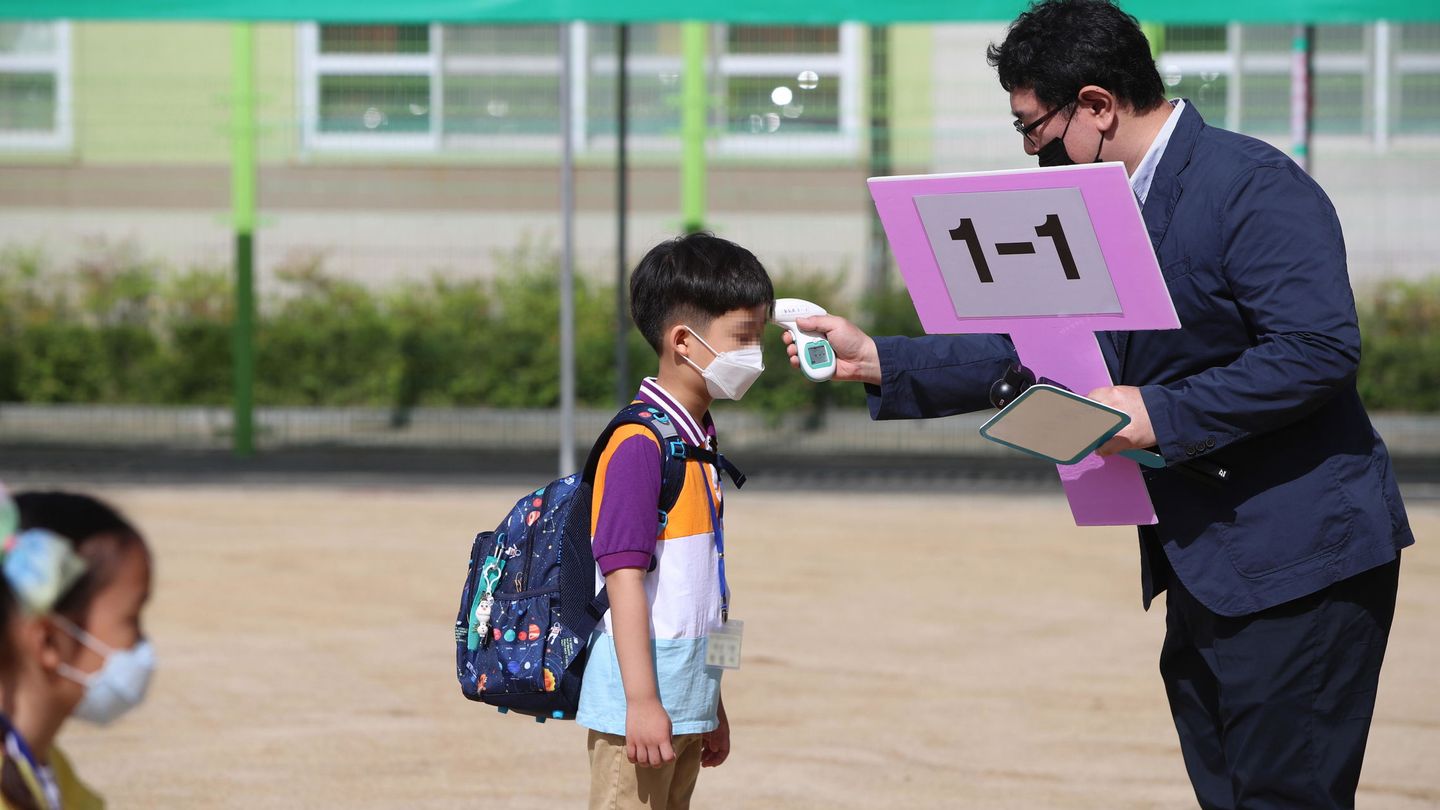 Reapertura de colegios en Corea del Sur a finales de mayo. (Reuters)
