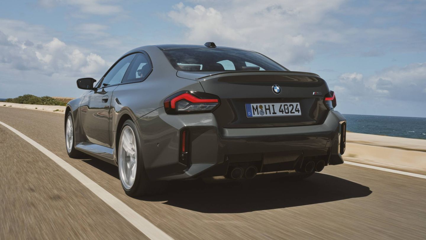 Hay disponibles tres tonos sólidos, cinco metalizados y seis colores BMW Individual.