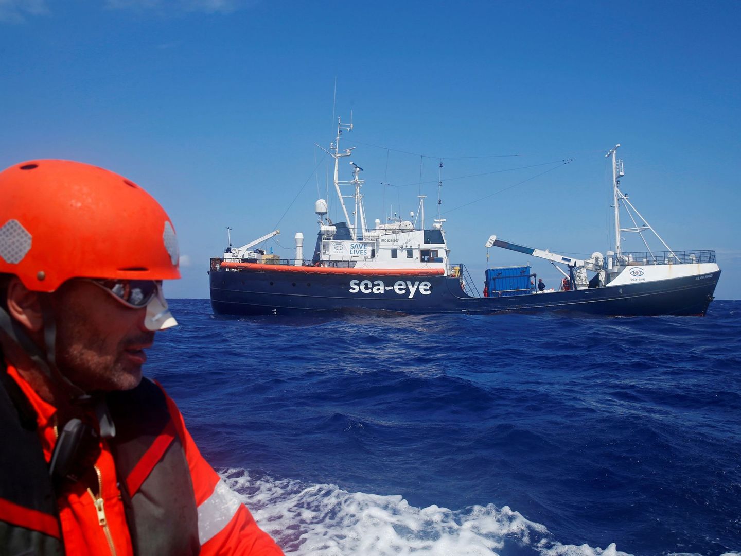Foto de archivo del barco de rescate Alan Kurdi. (Reuters)